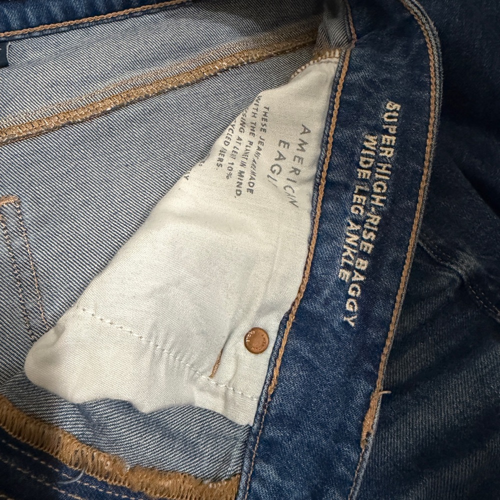 -Sold- Women’s American Eagle Super HighRise Wide Leg Baggy Jeans Size 12 - Picture 4 of 10